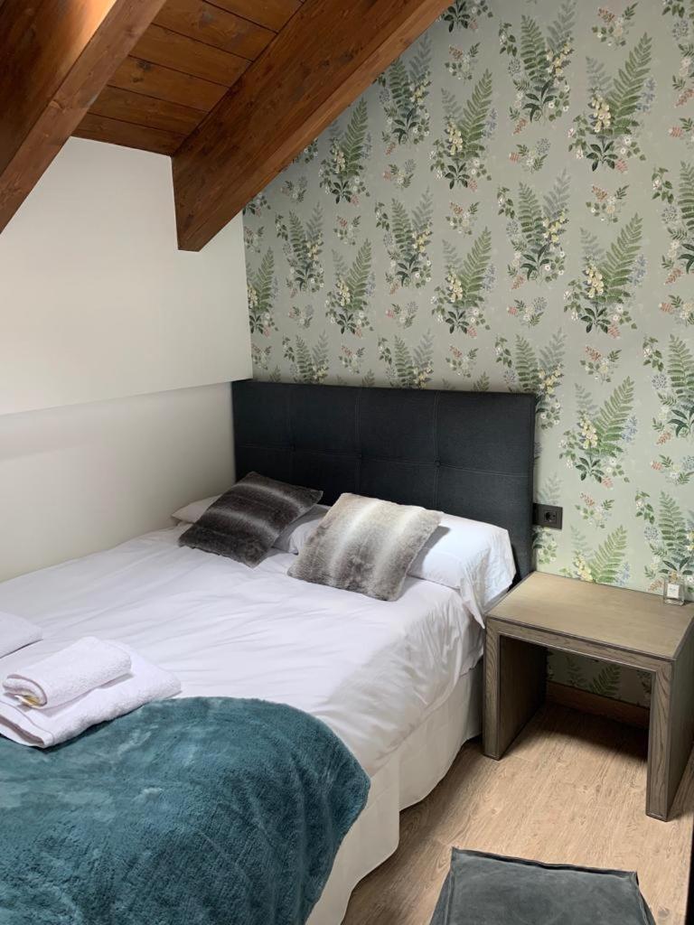 Tuca Del Mont Apartment Benasque Bagian luar foto