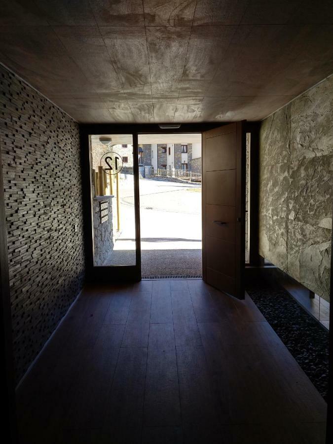 Tuca Del Mont Apartment Benasque Bagian luar foto